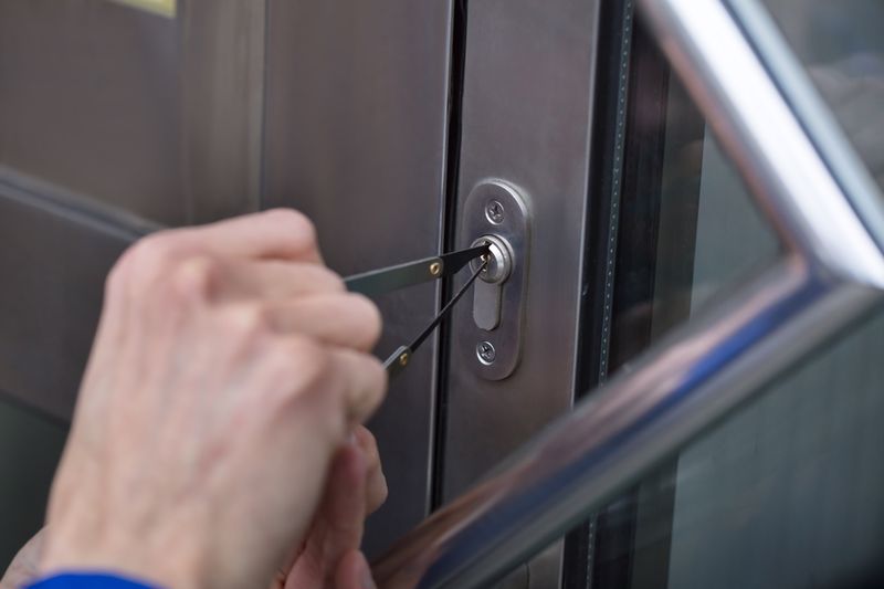 commercial door unlock services